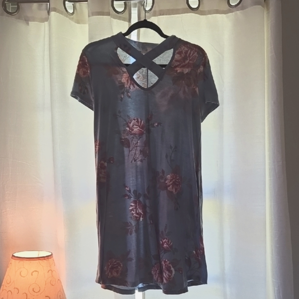 ODDY Charcoal Rose Print Crisscross Tee